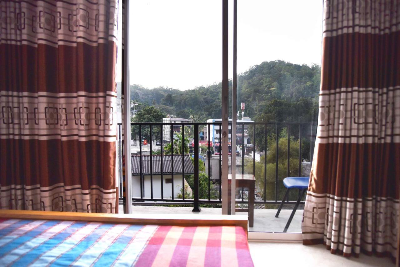 Lodge In 611 Kandy Exterior foto